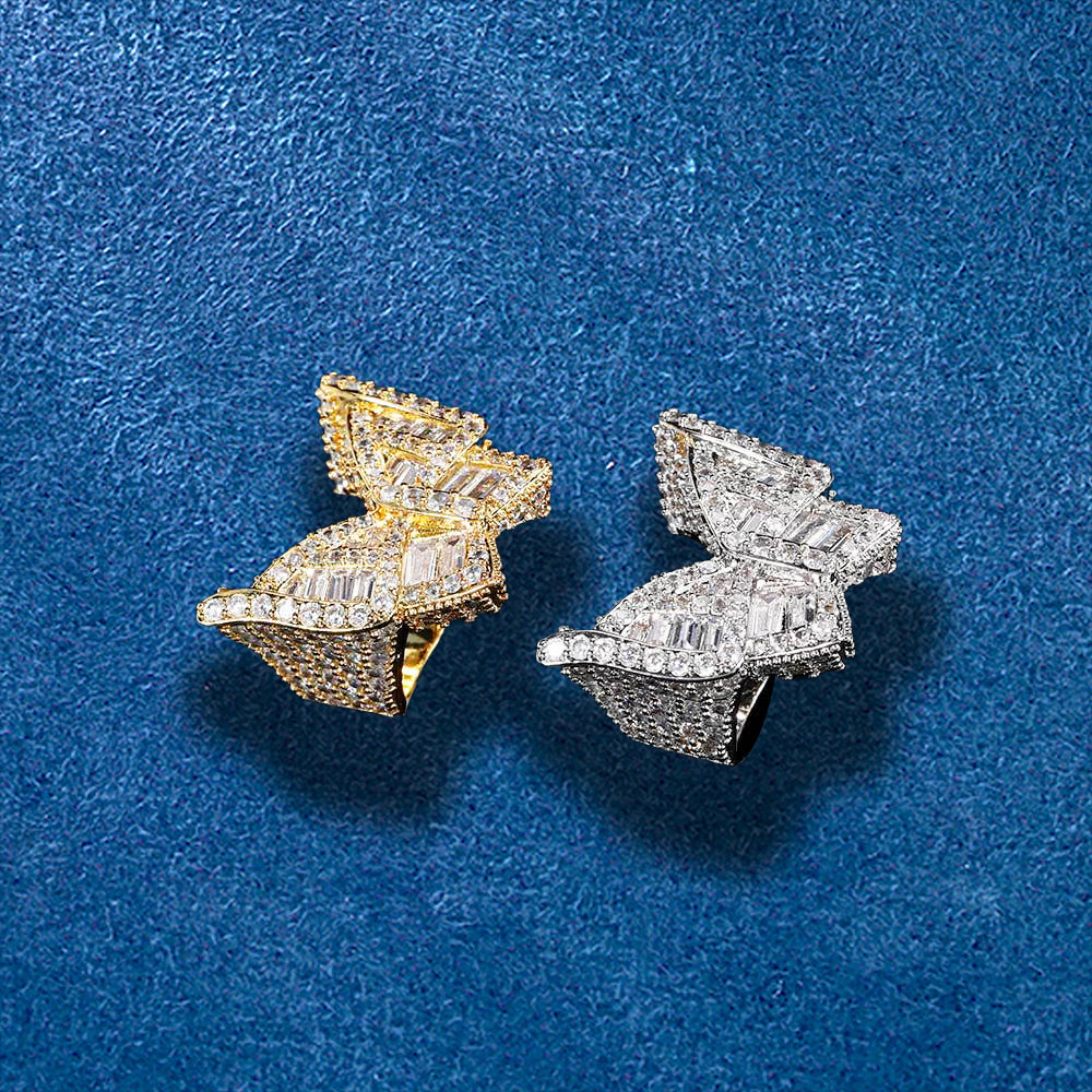 Gold iced ring with oversized shine