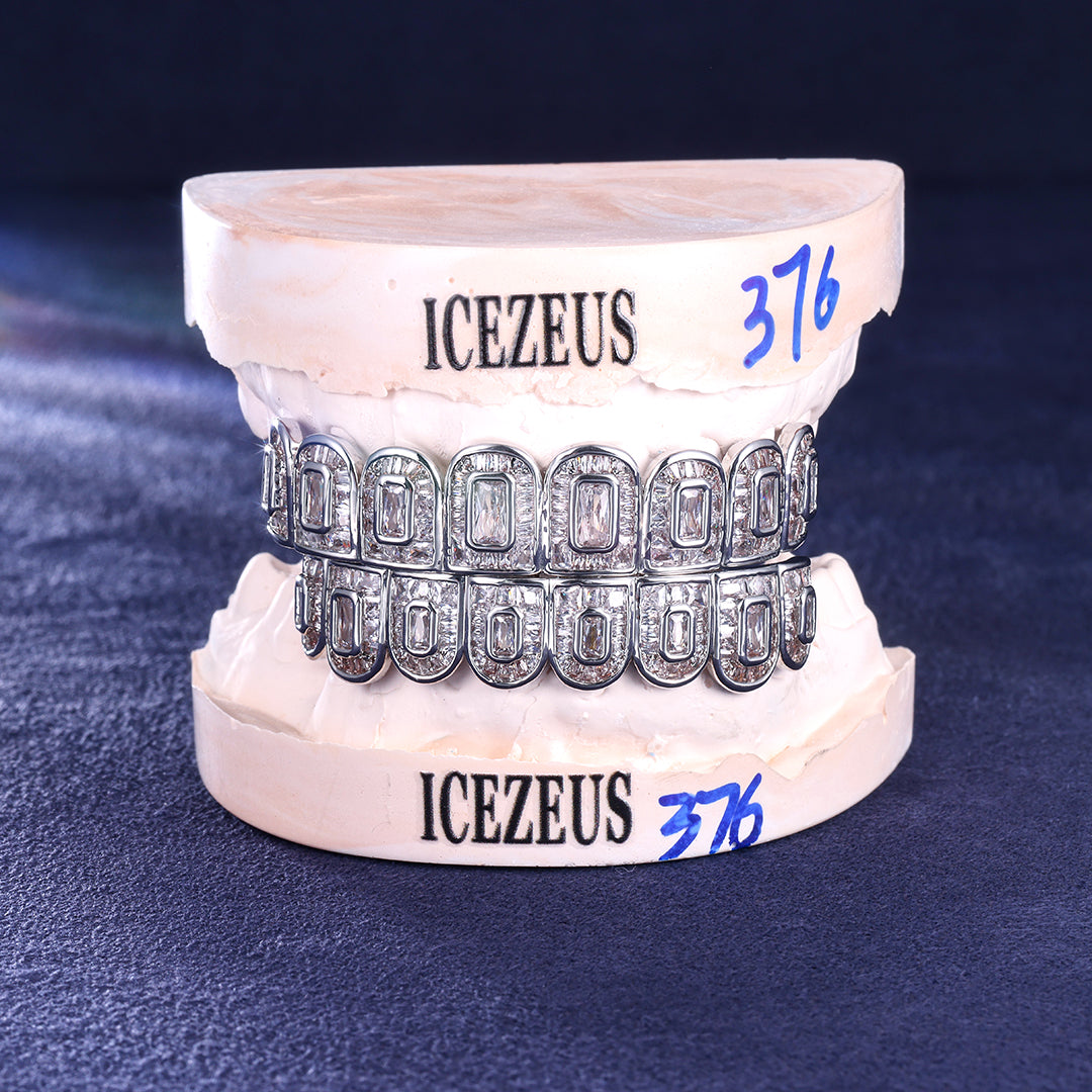 Customizable moissanite grillz made for top and bottom teeth