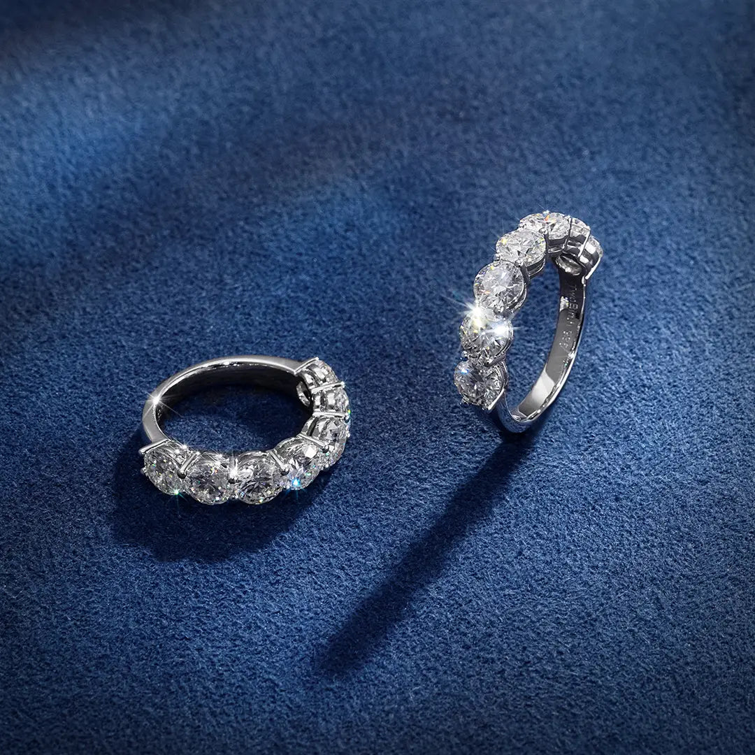 Unisex iced ring as stylish gift option