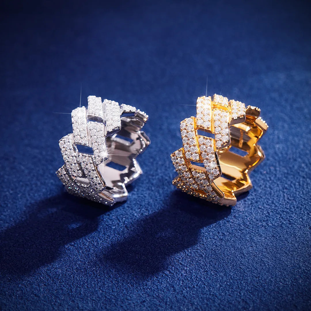 Gift-worthy iced ring for urban style fans